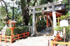 八坂神社境内にある疫神社の祭神は蘇民将来命